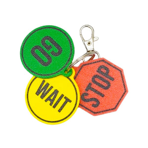 Traffic Light Communication Keychain | Stop, Wait, Go Visual Aid for Autism & ADHD | Emotional Regulation & Social Cue Support Tool - SignKraft3D